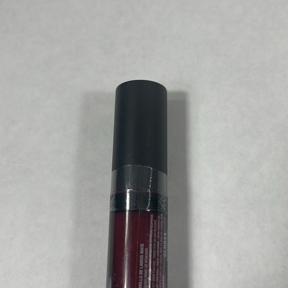 L.A. Girl Matte Flat Finish Pigment Gloss - Backstage - Picture 3 of 4